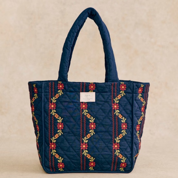 Sezane | Bag | Quilted Tote Bag • Sezane x Lucia Vergara - Picture 2 of 15